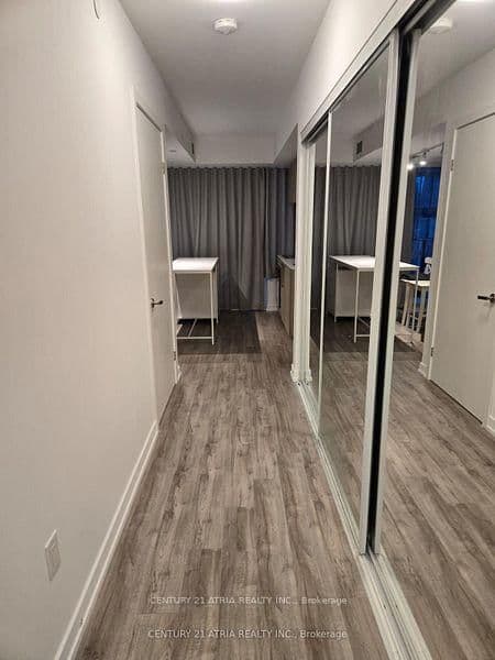 77 Shuter Street, Unit 1607 thumbnail 5