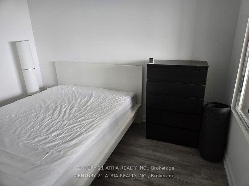 77 Shuter Street, Unit 1607 thumbnail 9