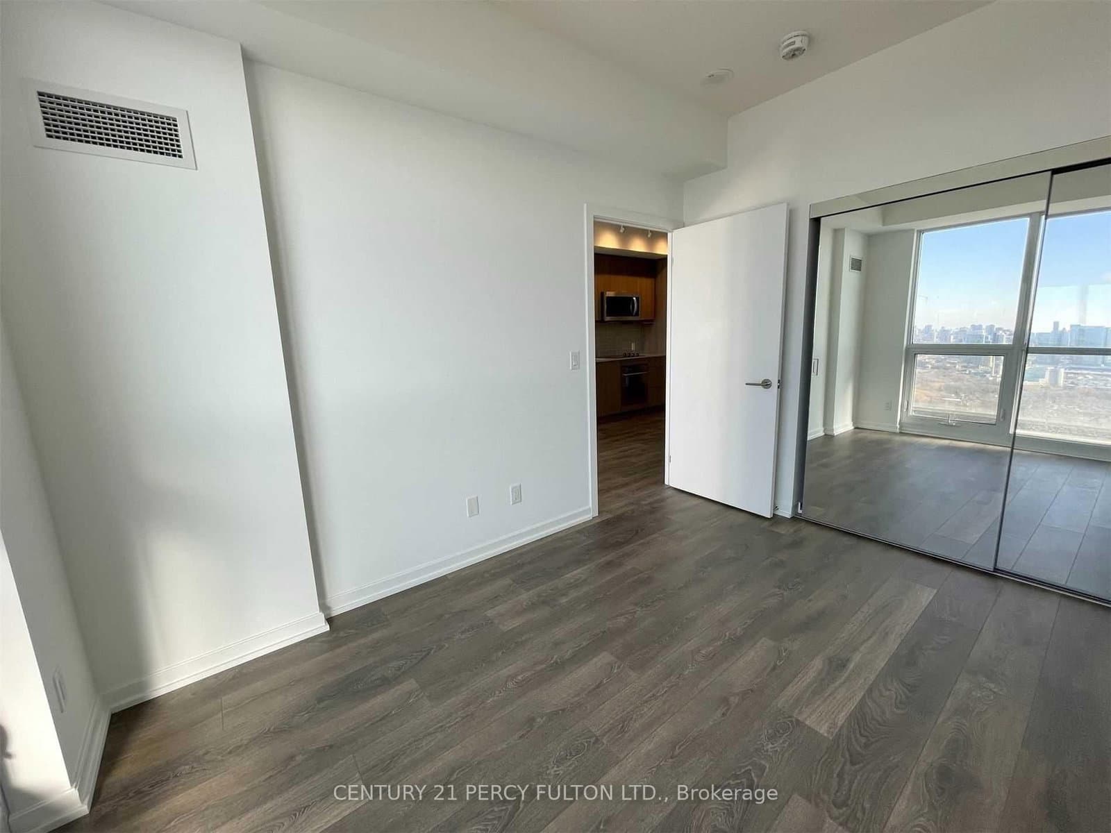32 Forest Manor Road, Unit 2401 thumbnail 13
