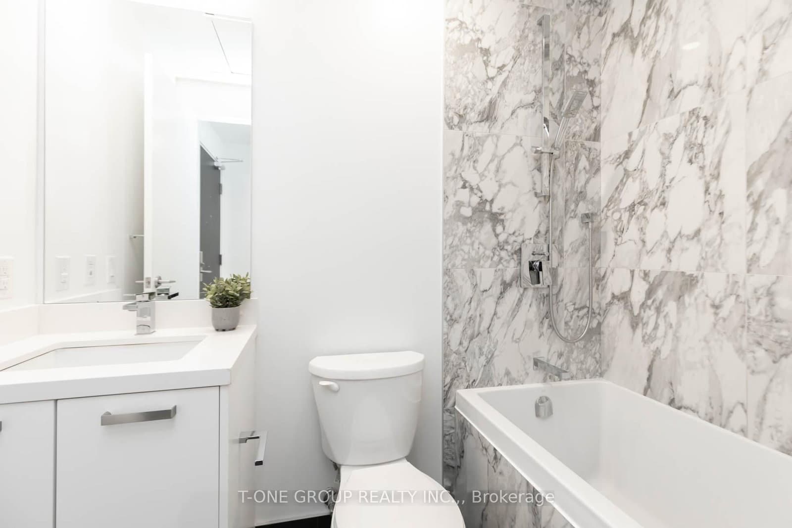 458 Richmond Street W, Unit 1405 thumbnail 15