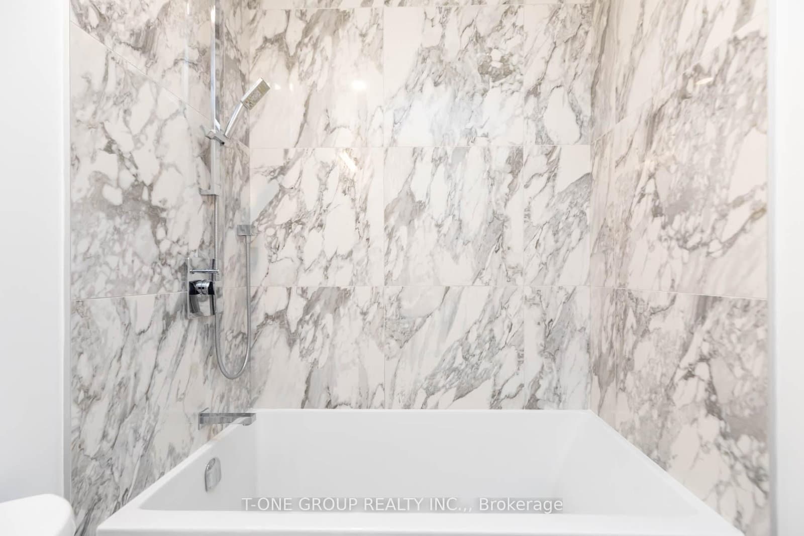 458 Richmond Street W, Unit 1405 thumbnail 16