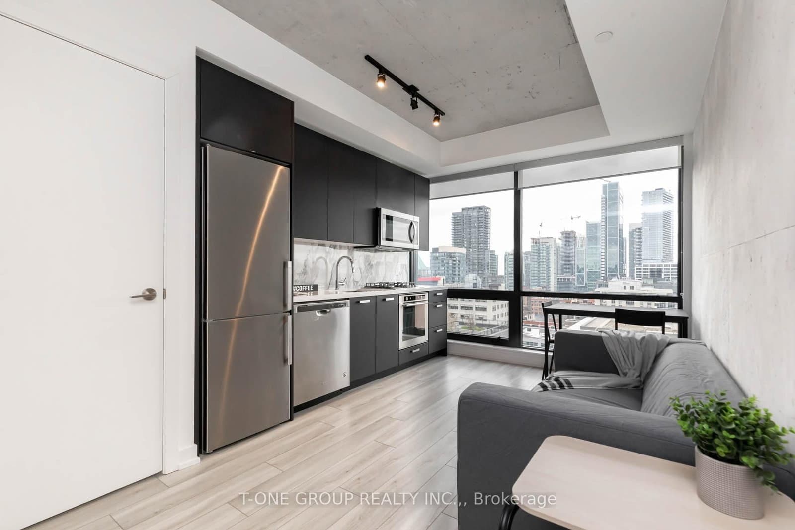 458 Richmond Street W, Unit 1405 thumbnail 2
