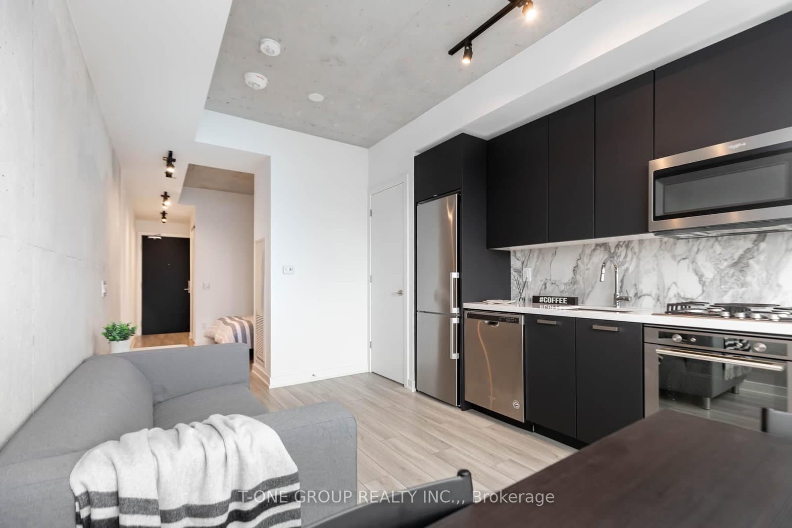 458 Richmond Street W, Unit 1405 thumbnail 6