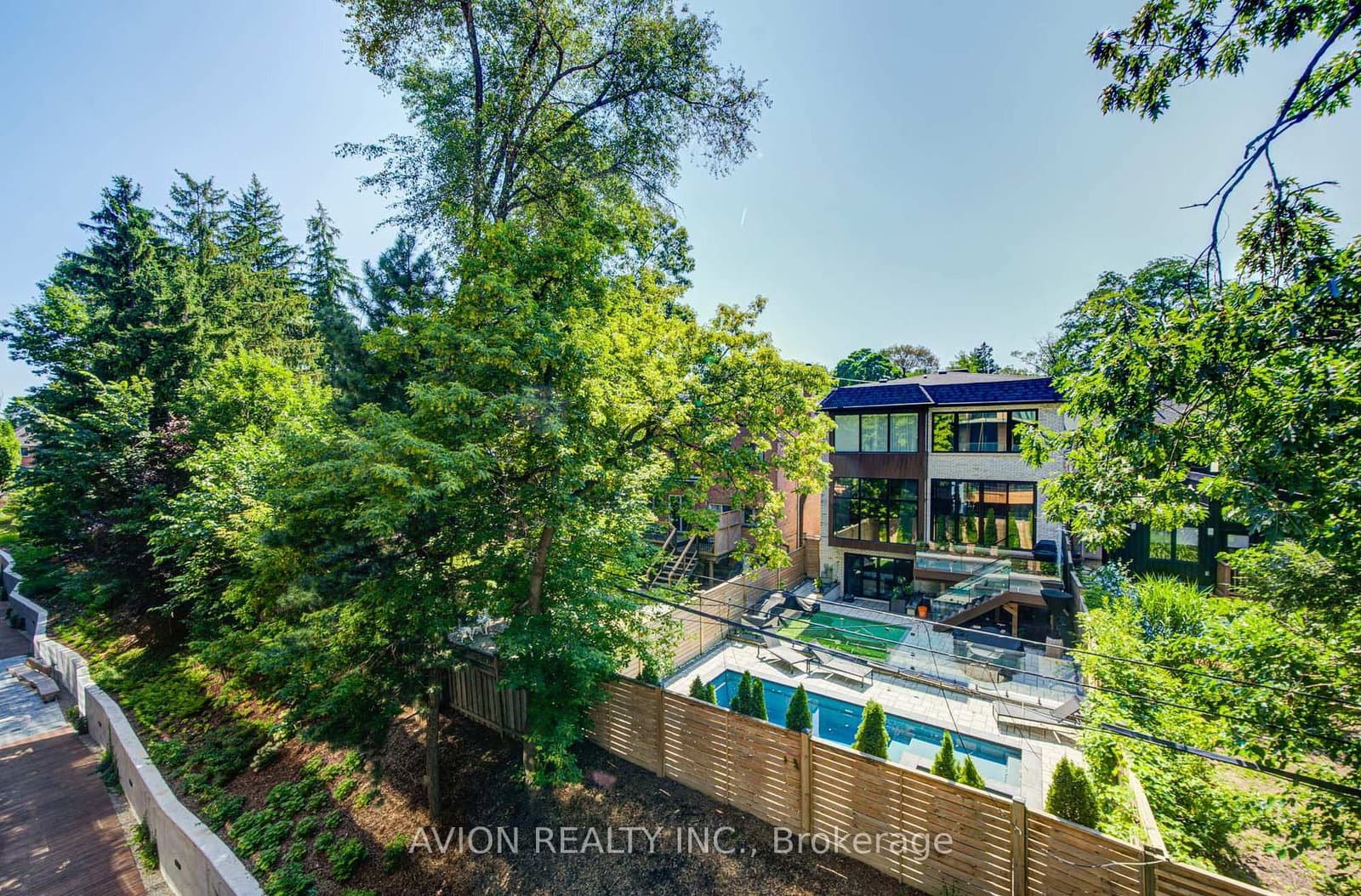 1720 bayview Avenue, Unit 321 thumbnail 24