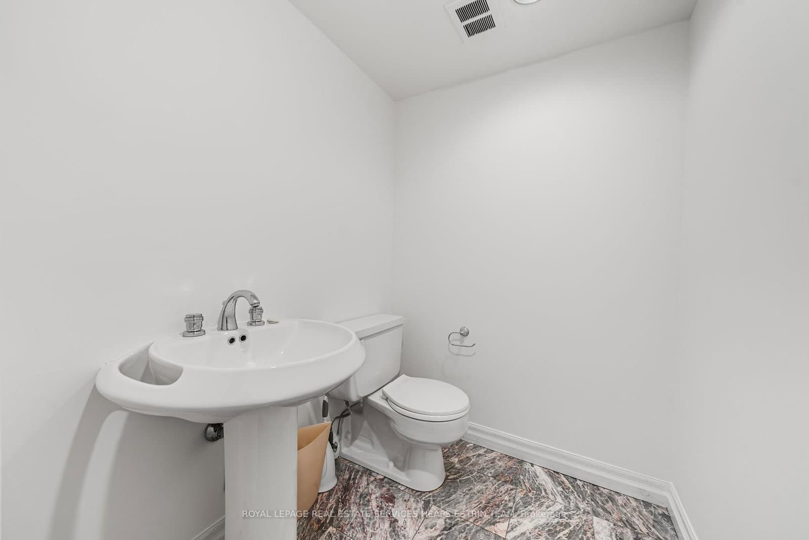 33 Harbour Square, Unit #411 thumbnail 15