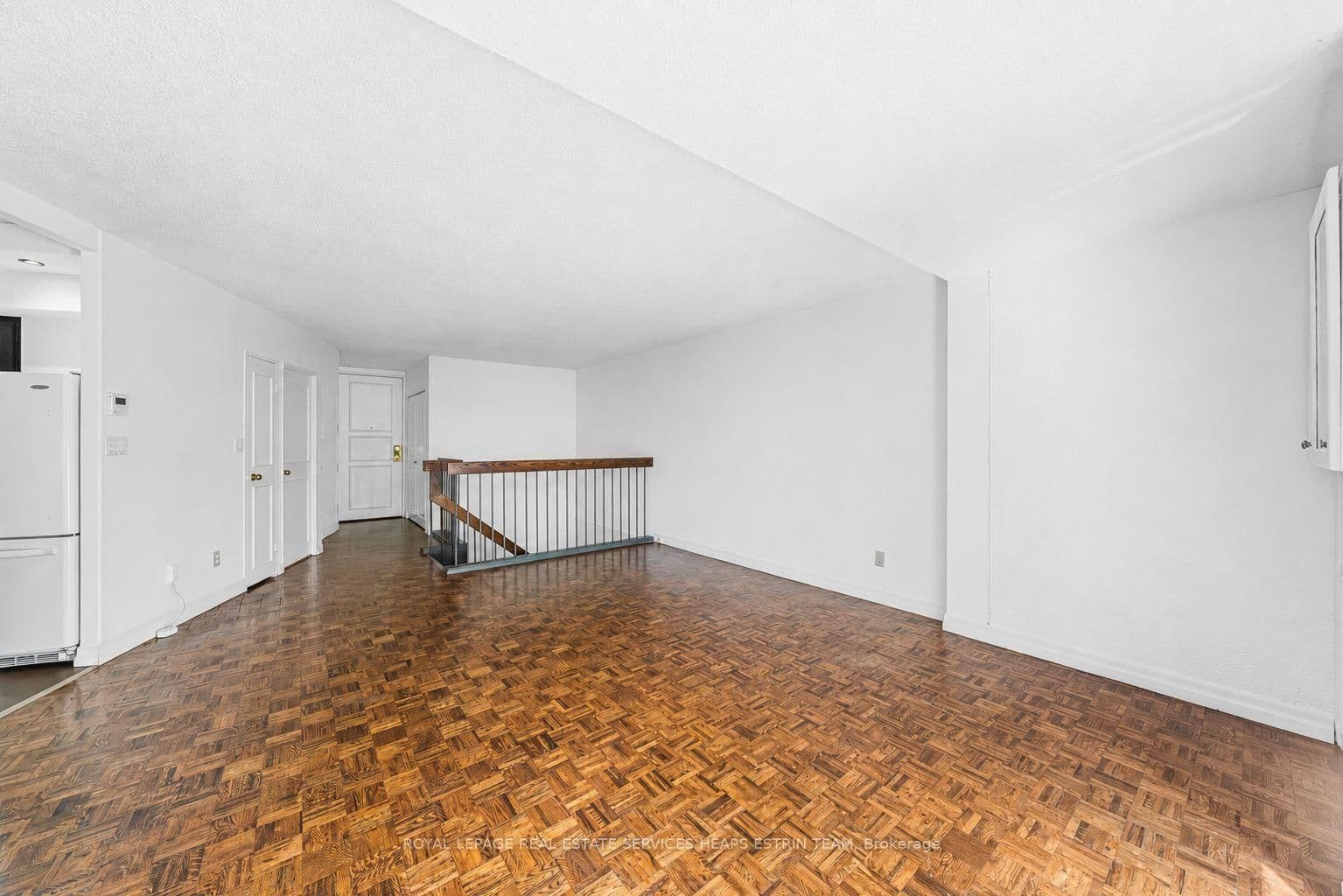 33 Harbour Square, Unit #411 thumbnail 16