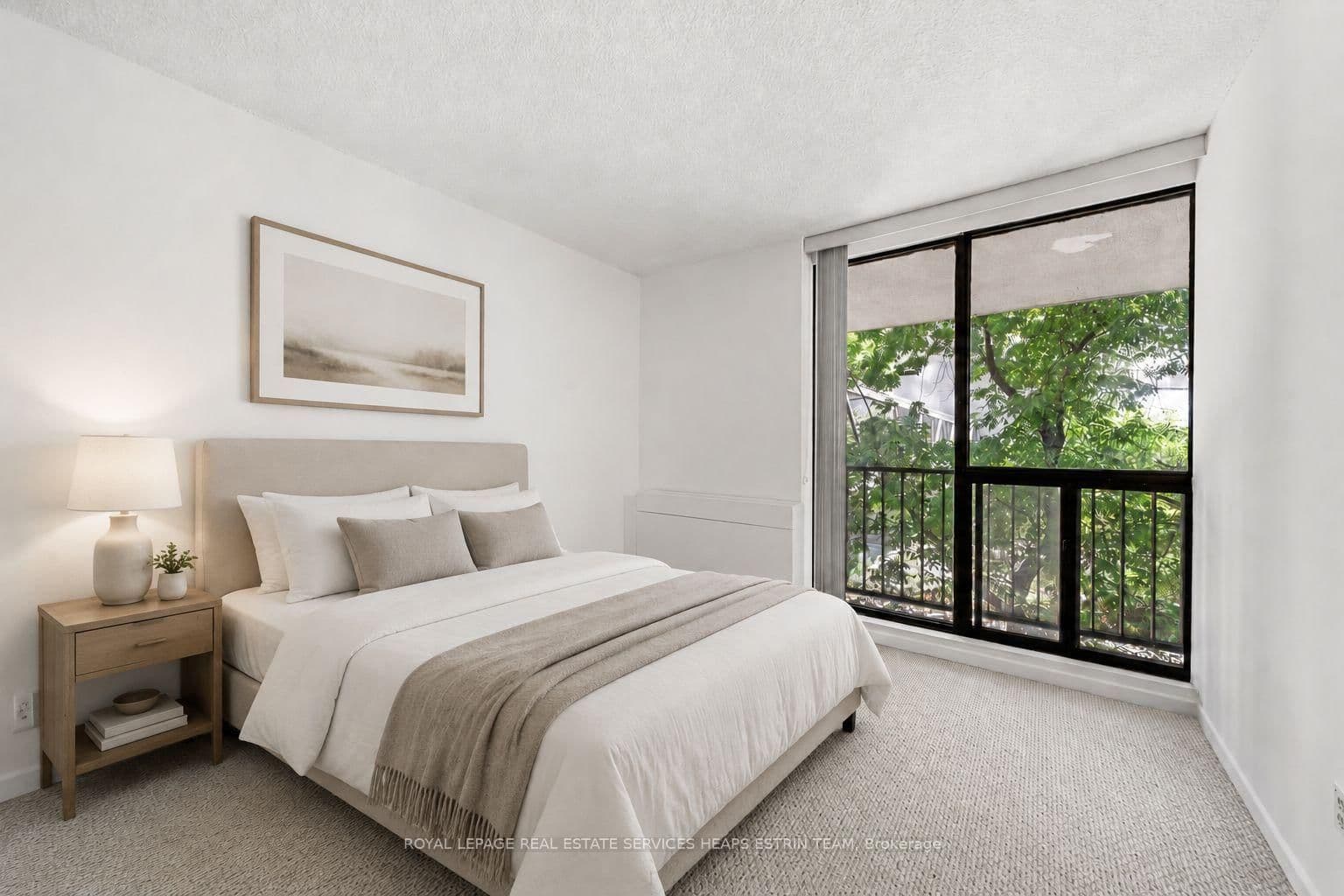 33 Harbour Square, Unit #411 thumbnail 22