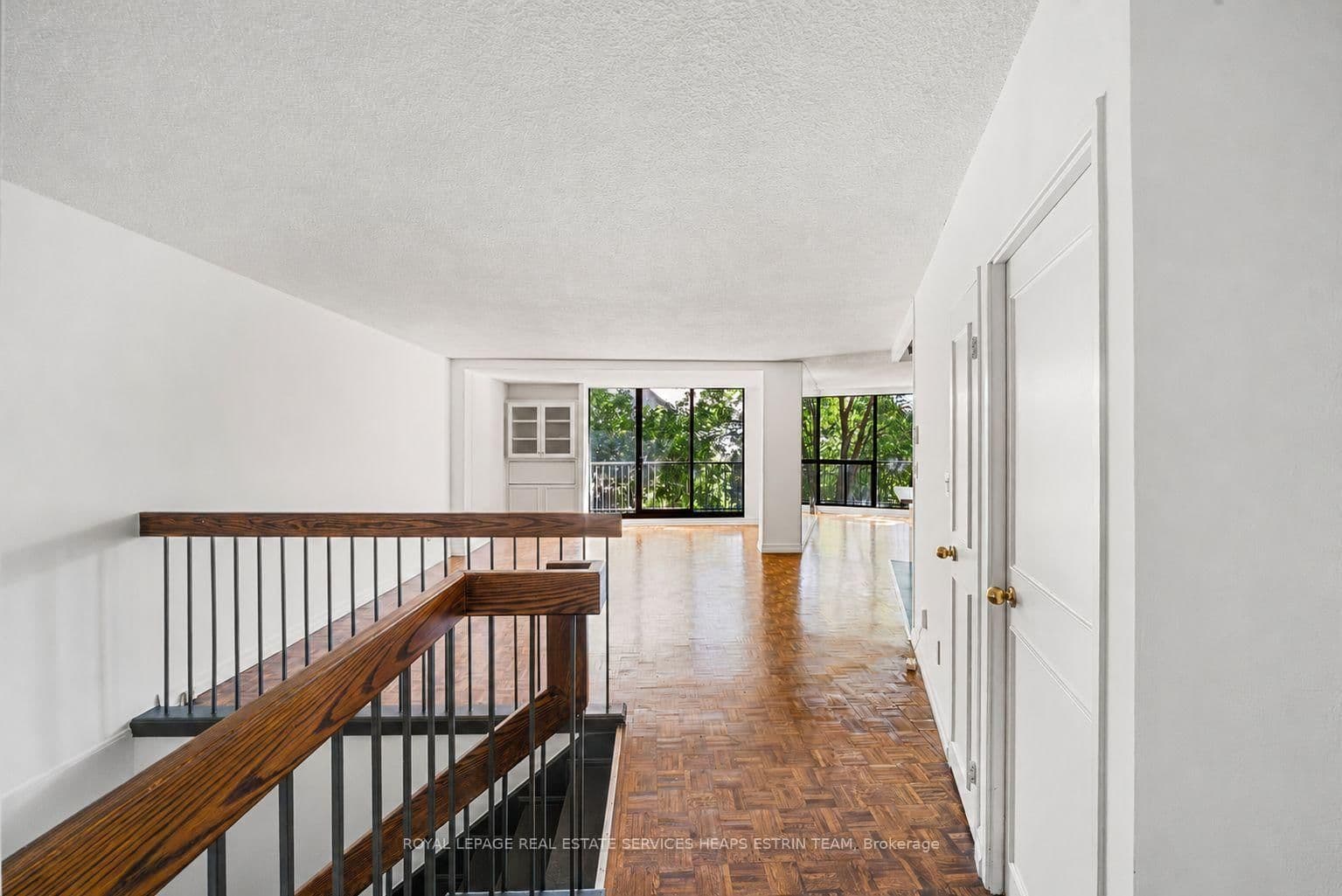 33 Harbour Square, Unit #411 thumbnail 4