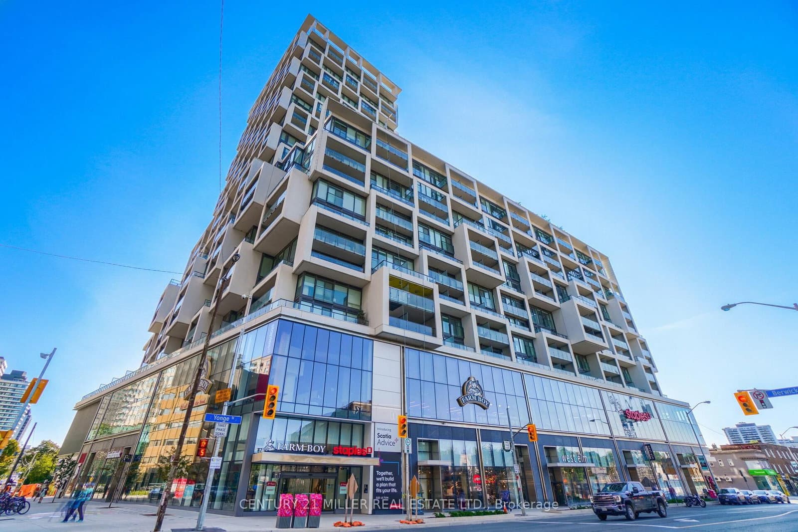 #1120 - 8 Hillsdale Avenue