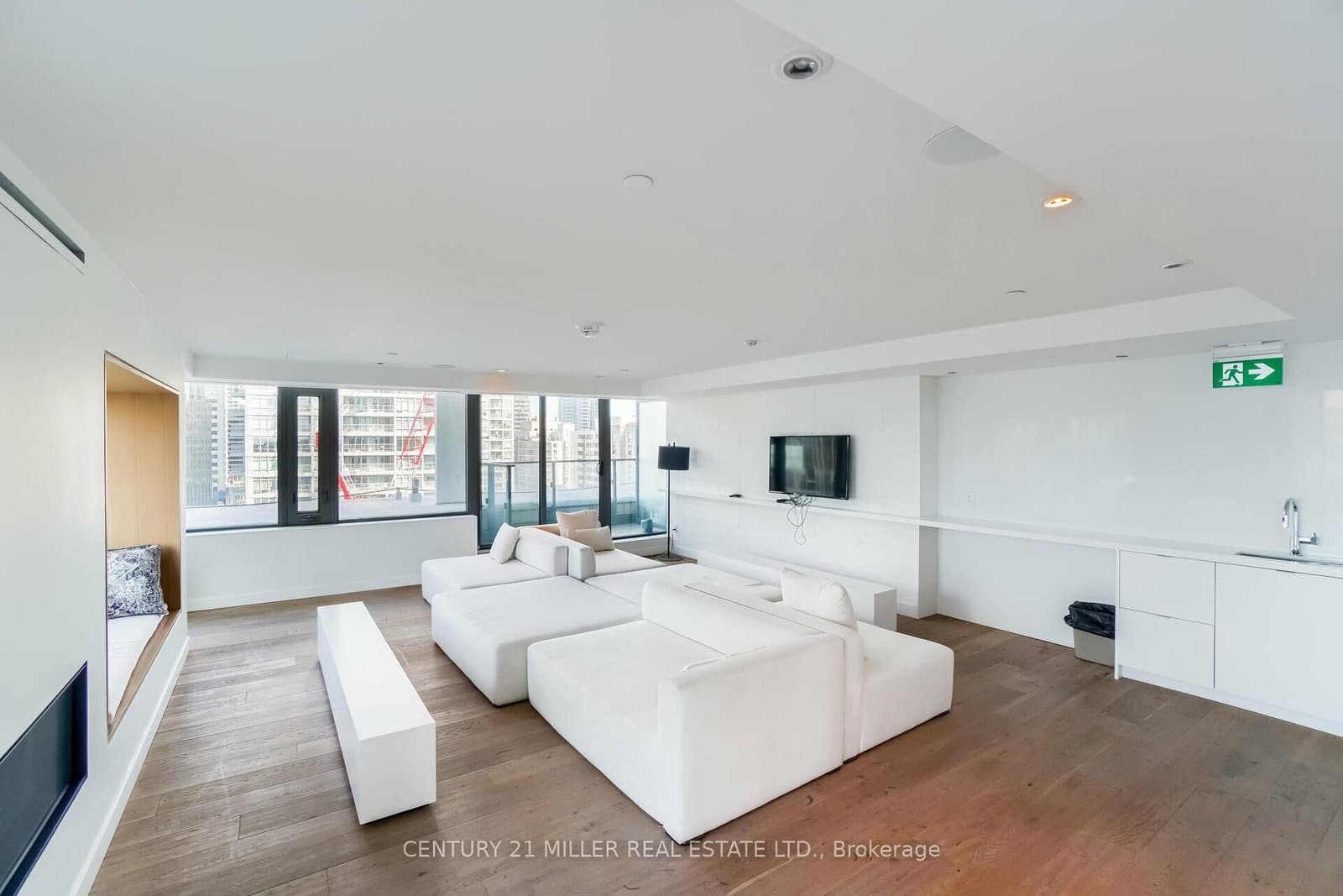 8 Hillsdale Avenue, Unit 1120 thumbnail 39
