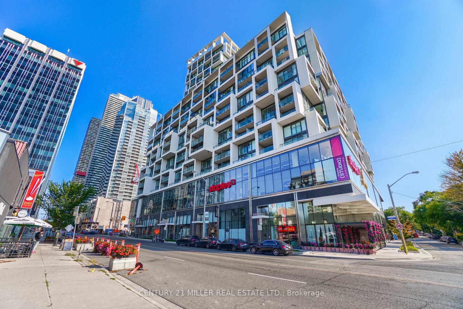 8 Hillsdale Avenue, Unit 1120 thumbnail 4