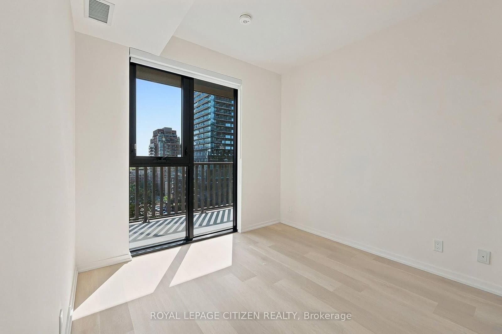 109 Erskine Avenue, Unit 906 thumbnail 11