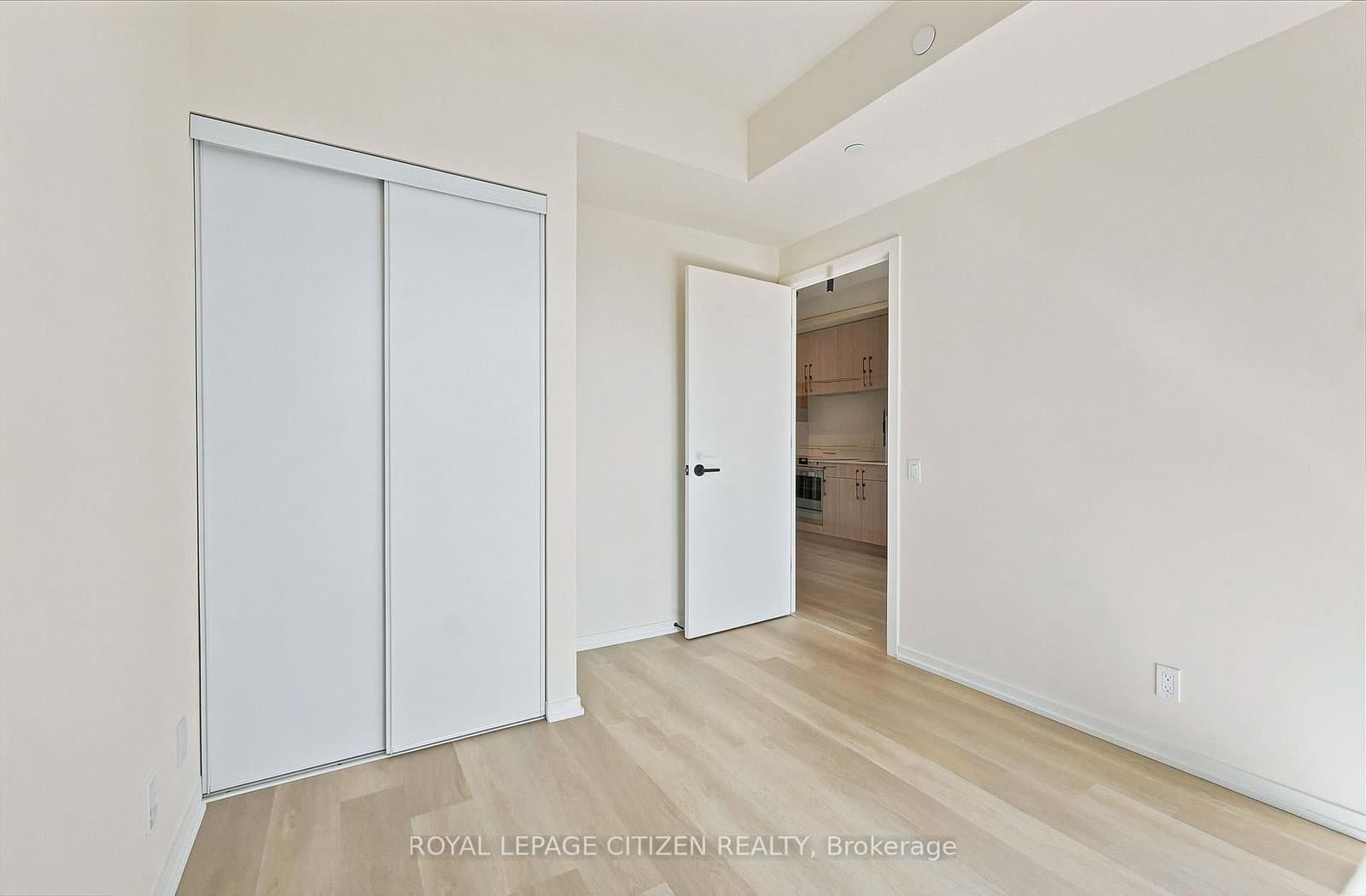 109 Erskine Avenue, Unit 906 thumbnail 12