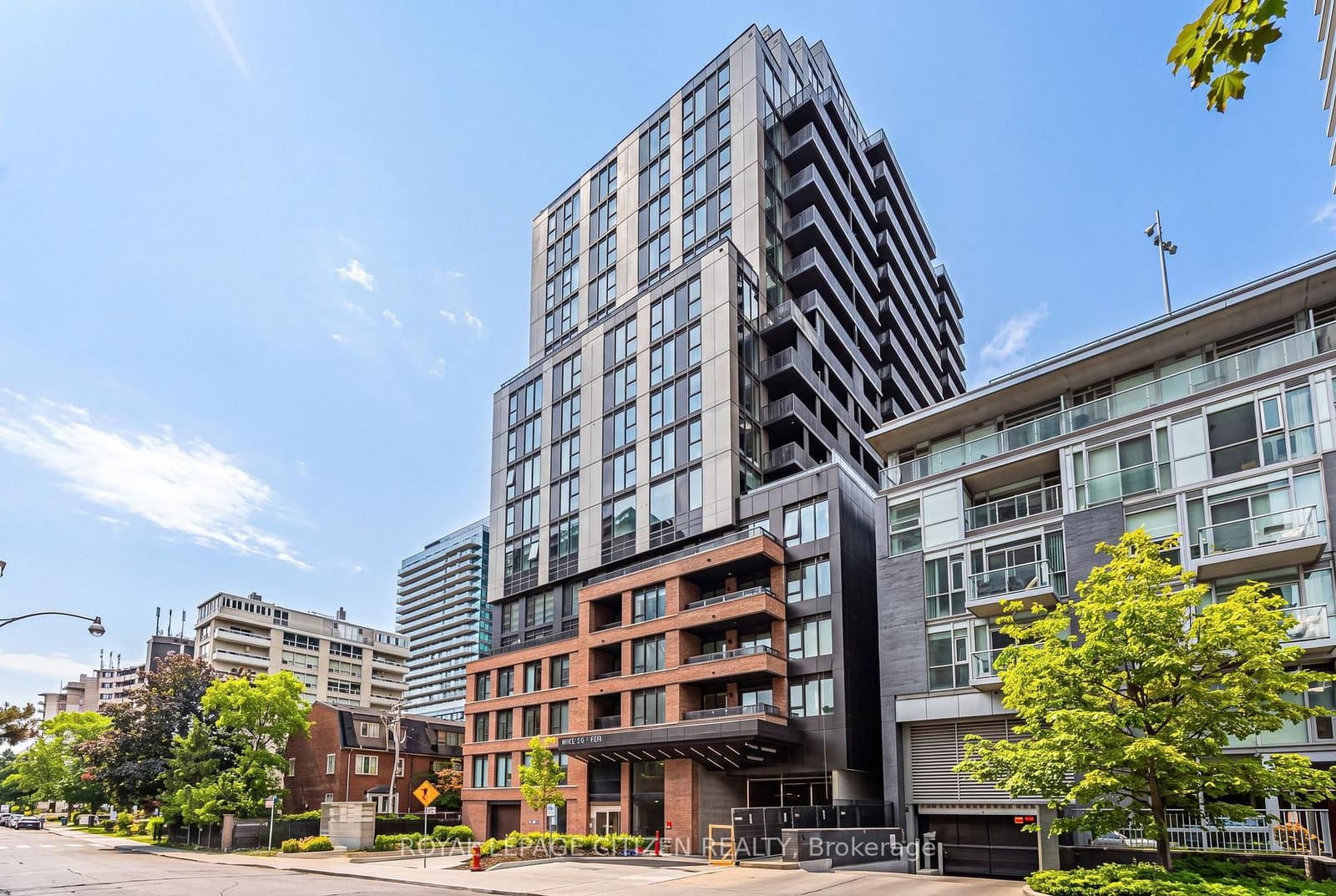 109 Erskine Avenue, Unit 906 thumbnail 2