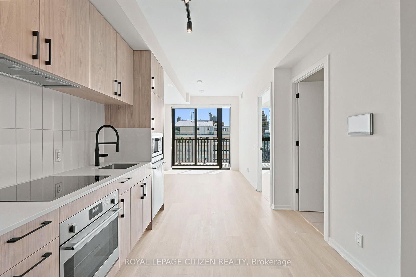 109 Erskine Avenue, Unit 906 thumbnail 4