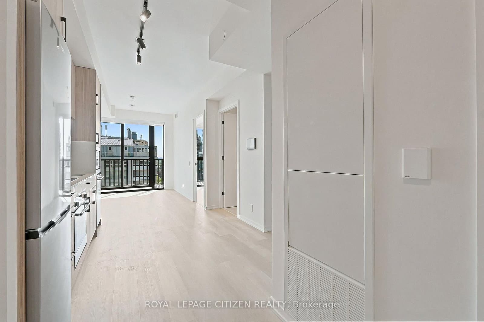 109 Erskine Avenue, Unit 906 thumbnail 5