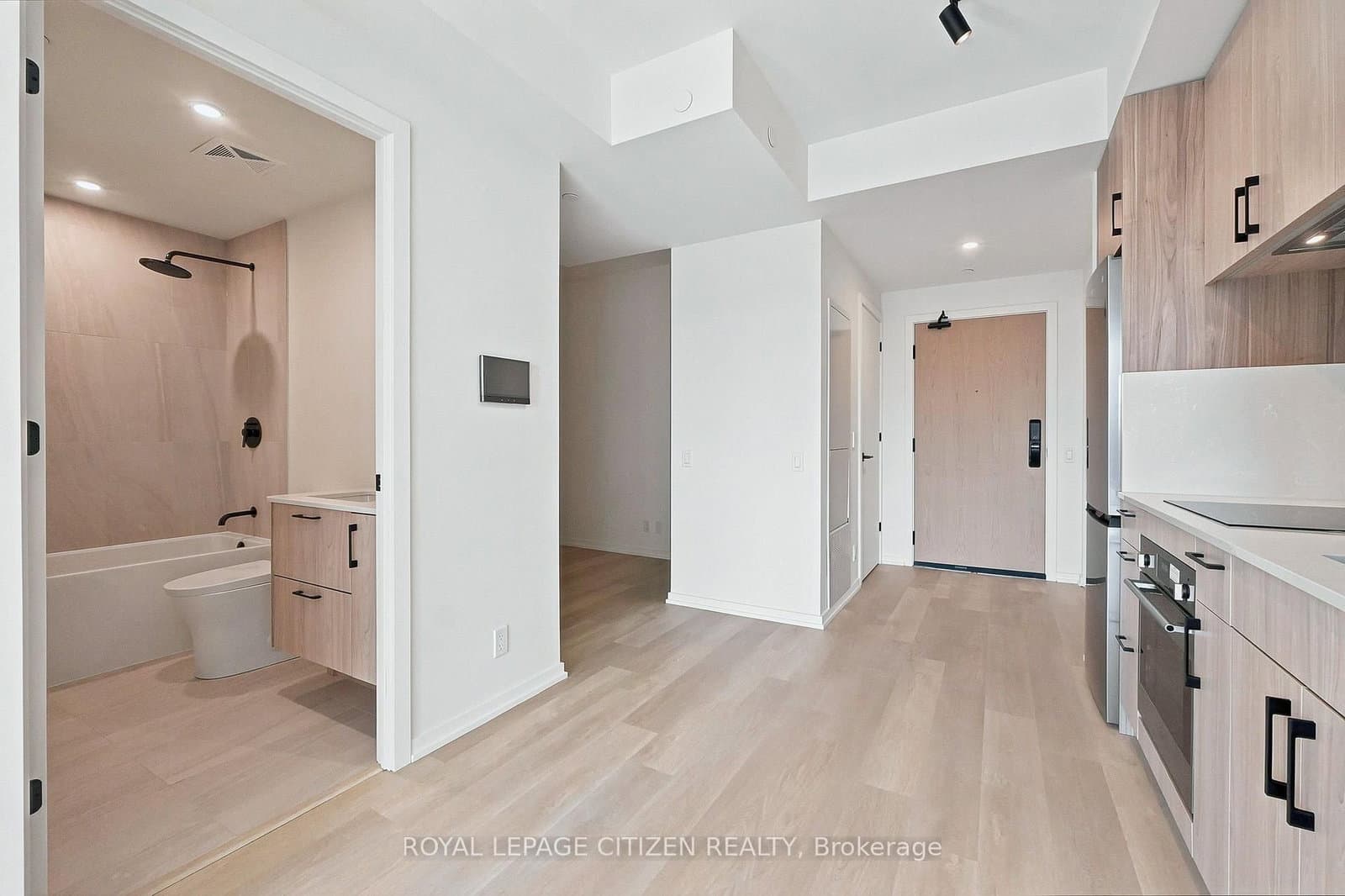 109 Erskine Avenue, Unit 906 thumbnail 9