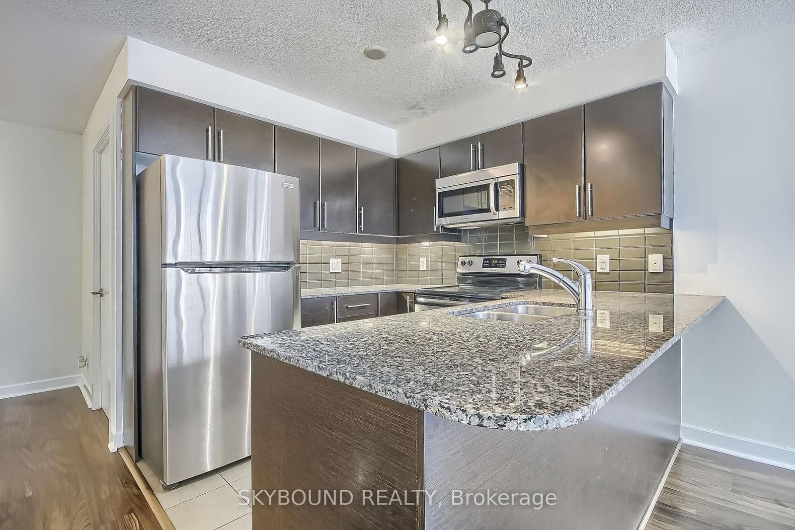 33 Bay Street, Unit 712 thumbnail 11