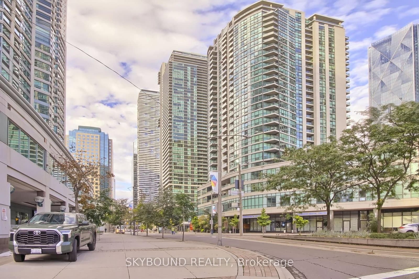 33 Bay Street, Unit 712 thumbnail 3