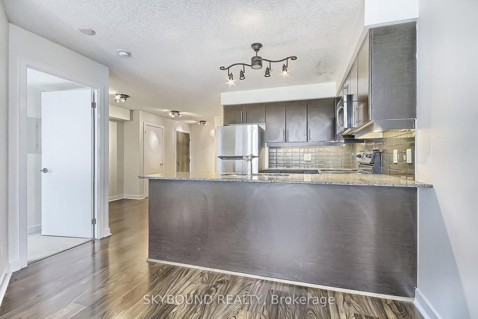 33 Bay Street, Unit 712 thumbnail 9