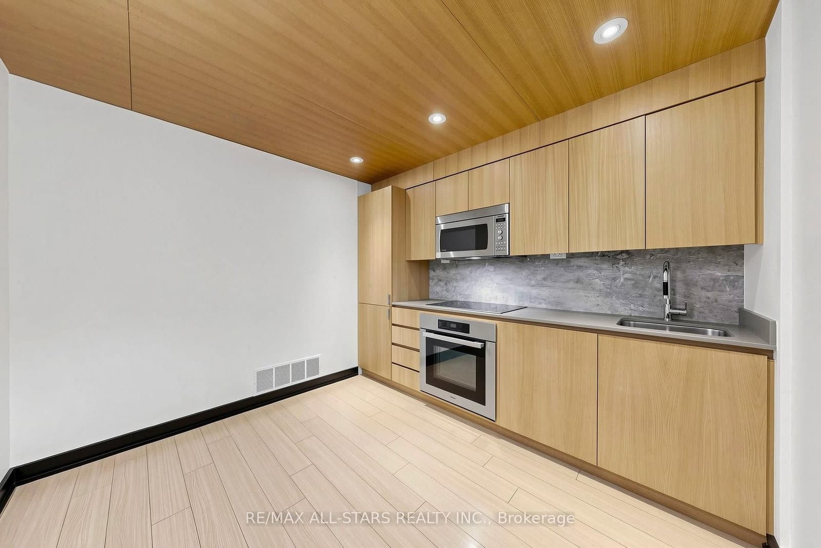 110 Fort York Boulevard, Unit G08 thumbnail 10