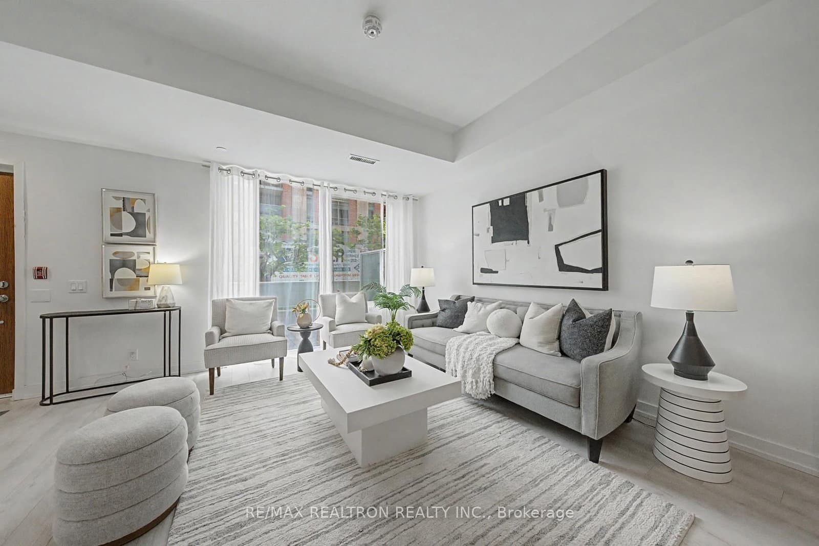 33 Helendale Avenue, Unit 102 thumbnail 14