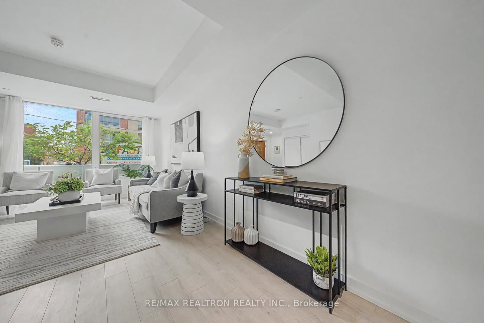 33 Helendale Avenue, Unit 102 thumbnail 19
