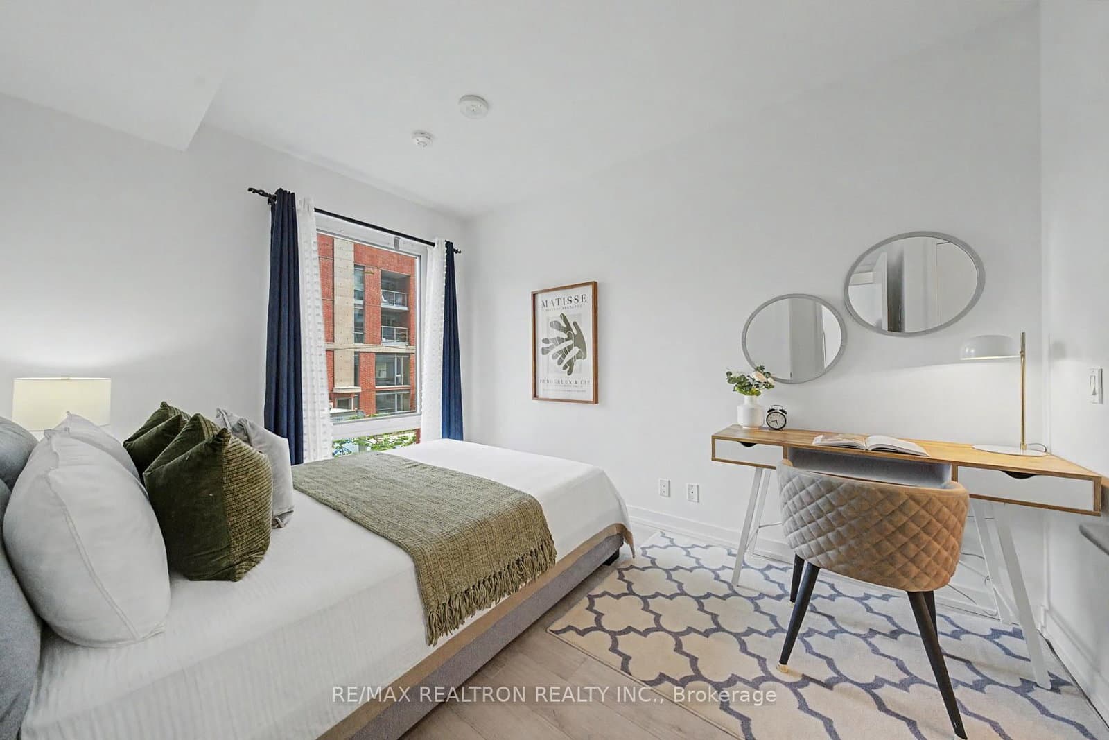 33 Helendale Avenue, Unit 102 thumbnail 26