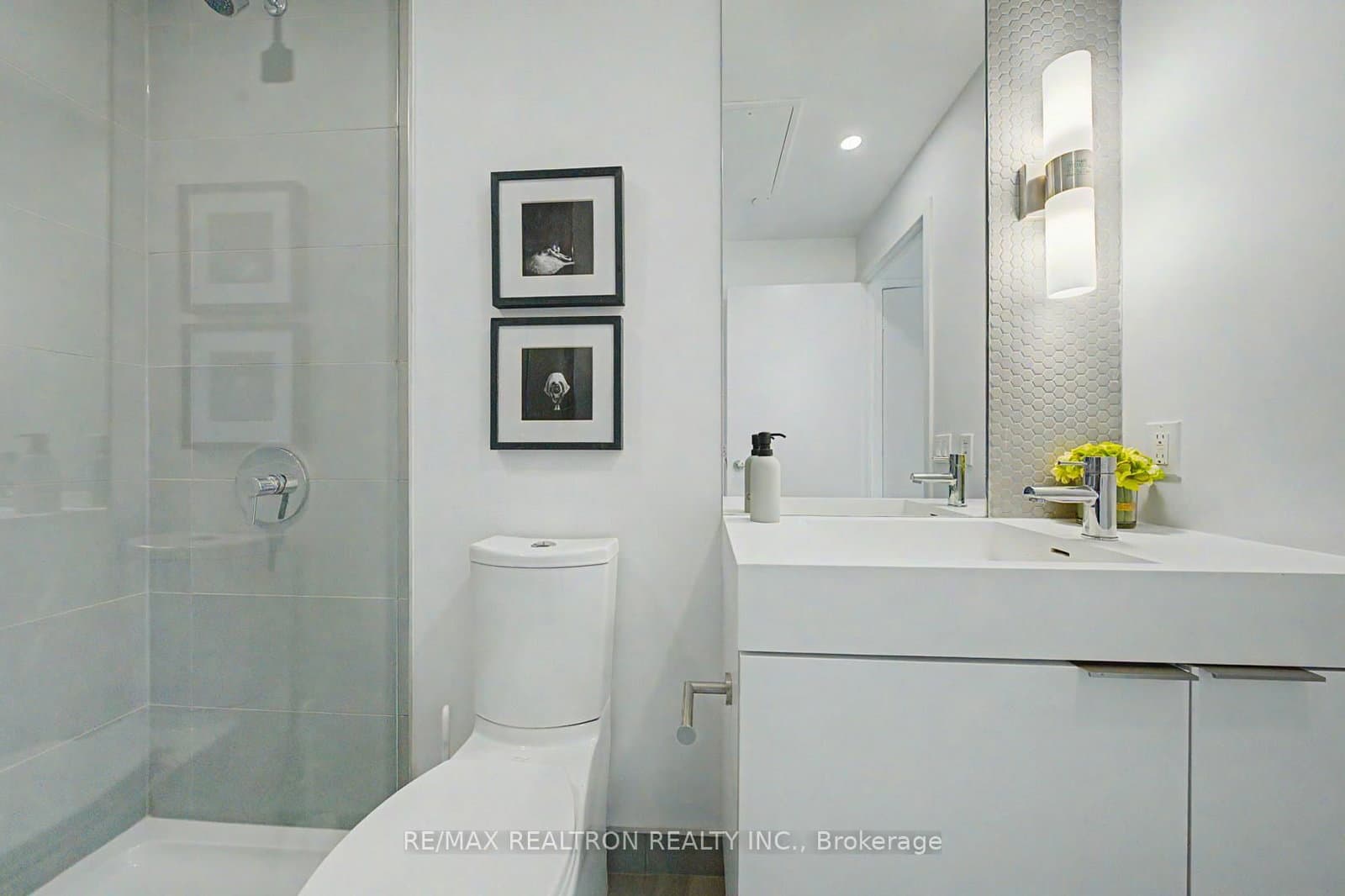 33 Helendale Avenue, Unit 102 thumbnail 36