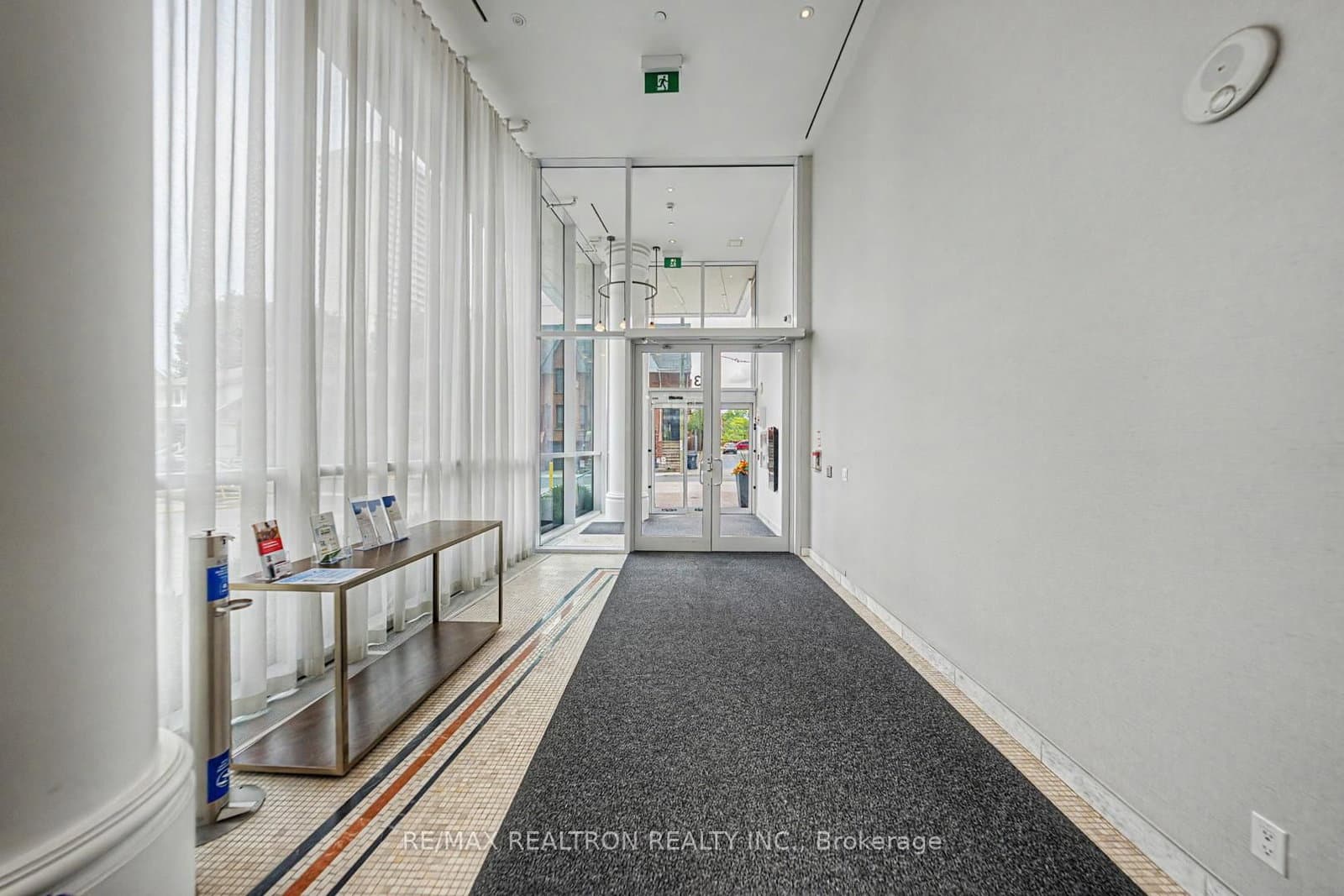 33 Helendale Avenue, Unit 102 thumbnail 43