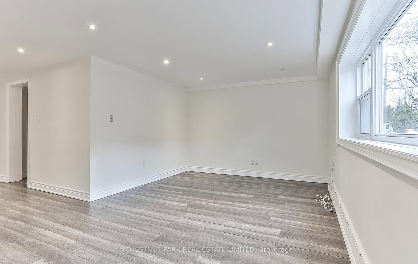 76 Walmsley Boulevard, Unit 1 thumbnail 12