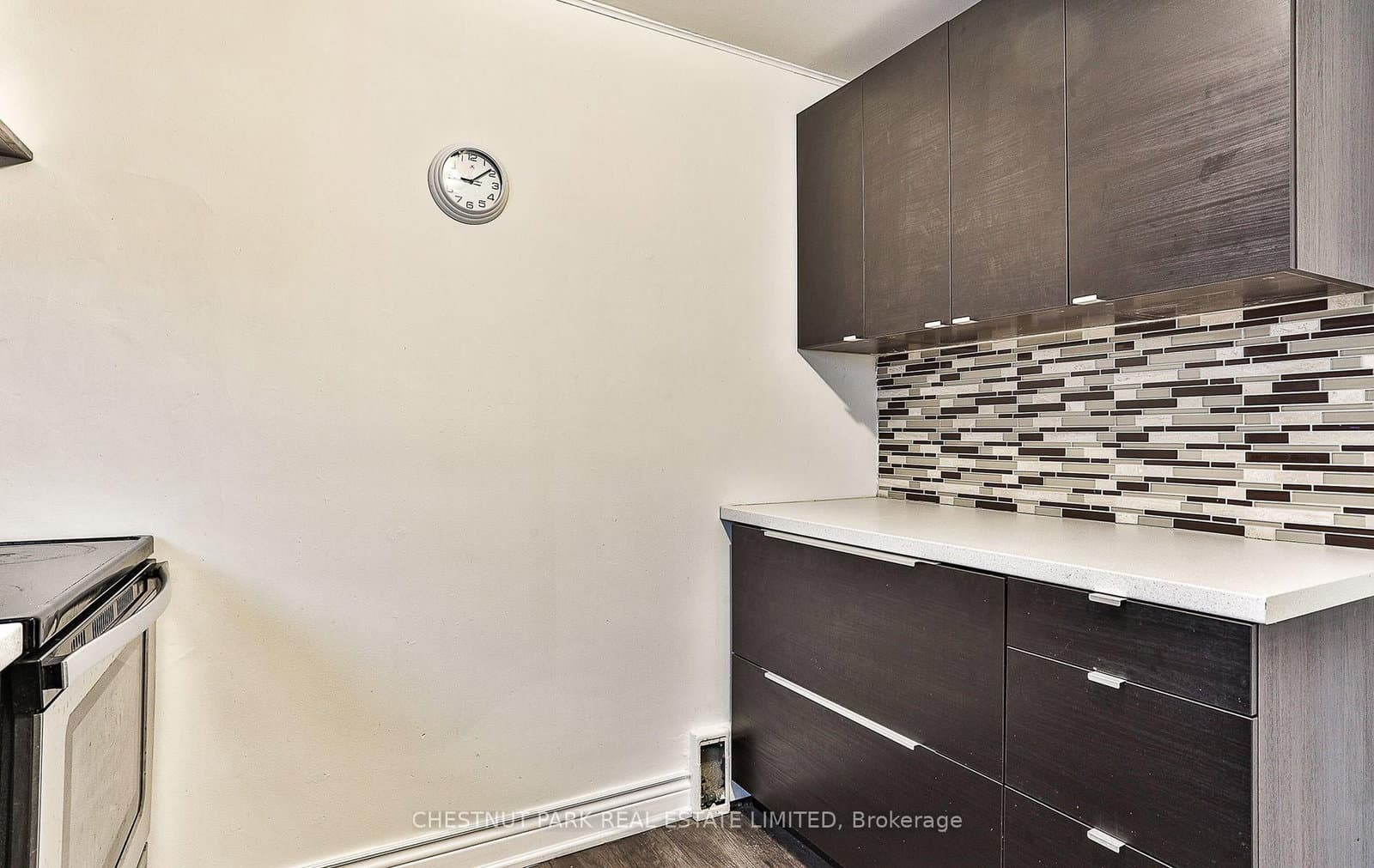 76 Walmsley Boulevard, Unit 1 thumbnail 8