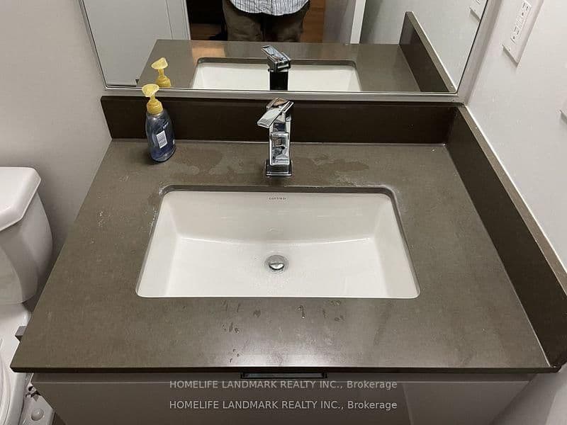200 Bloor Street W, Unit 1004 thumbnail 8