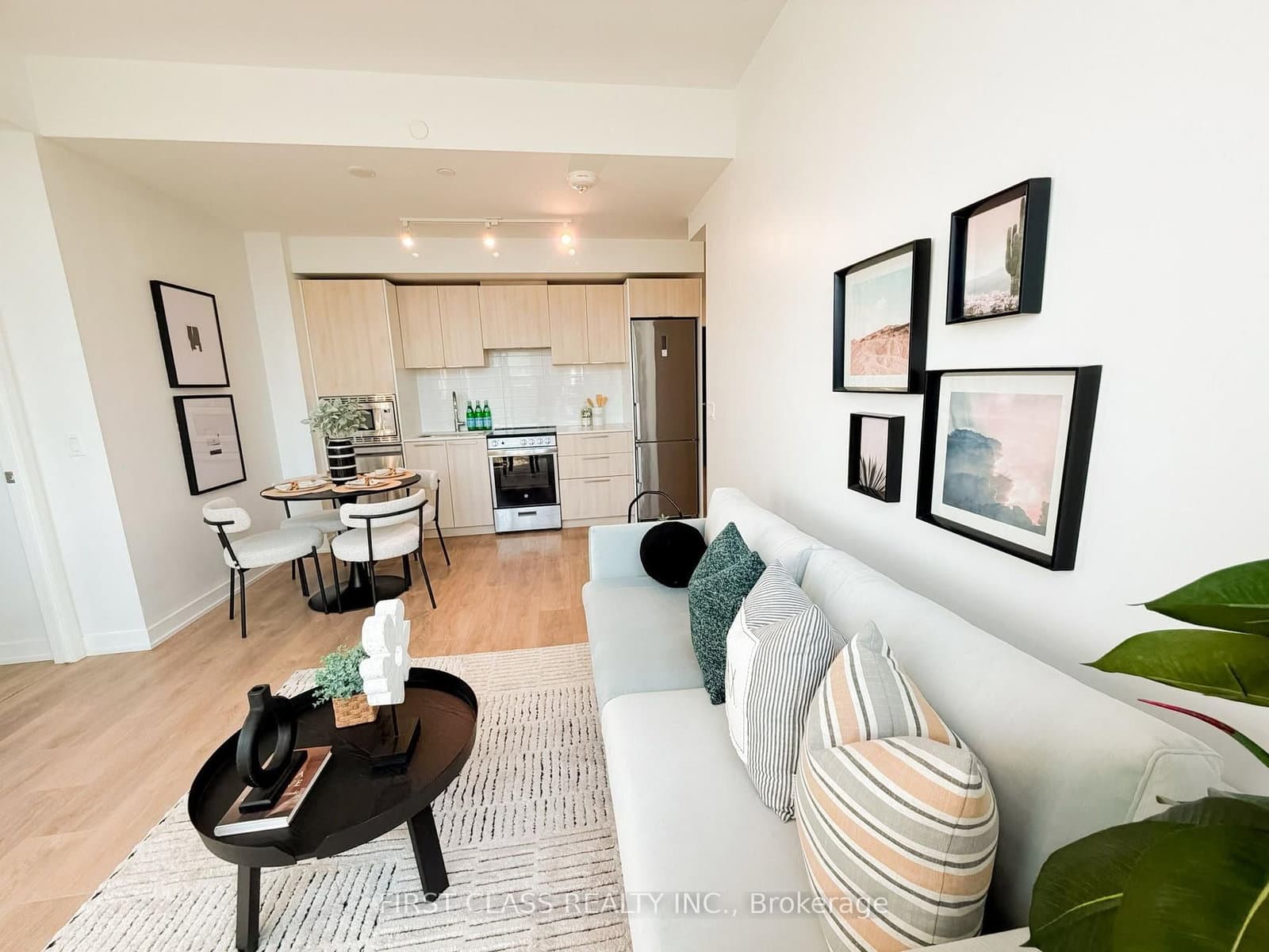 501 YONGE Street, Unit 2805 thumbnail 3
