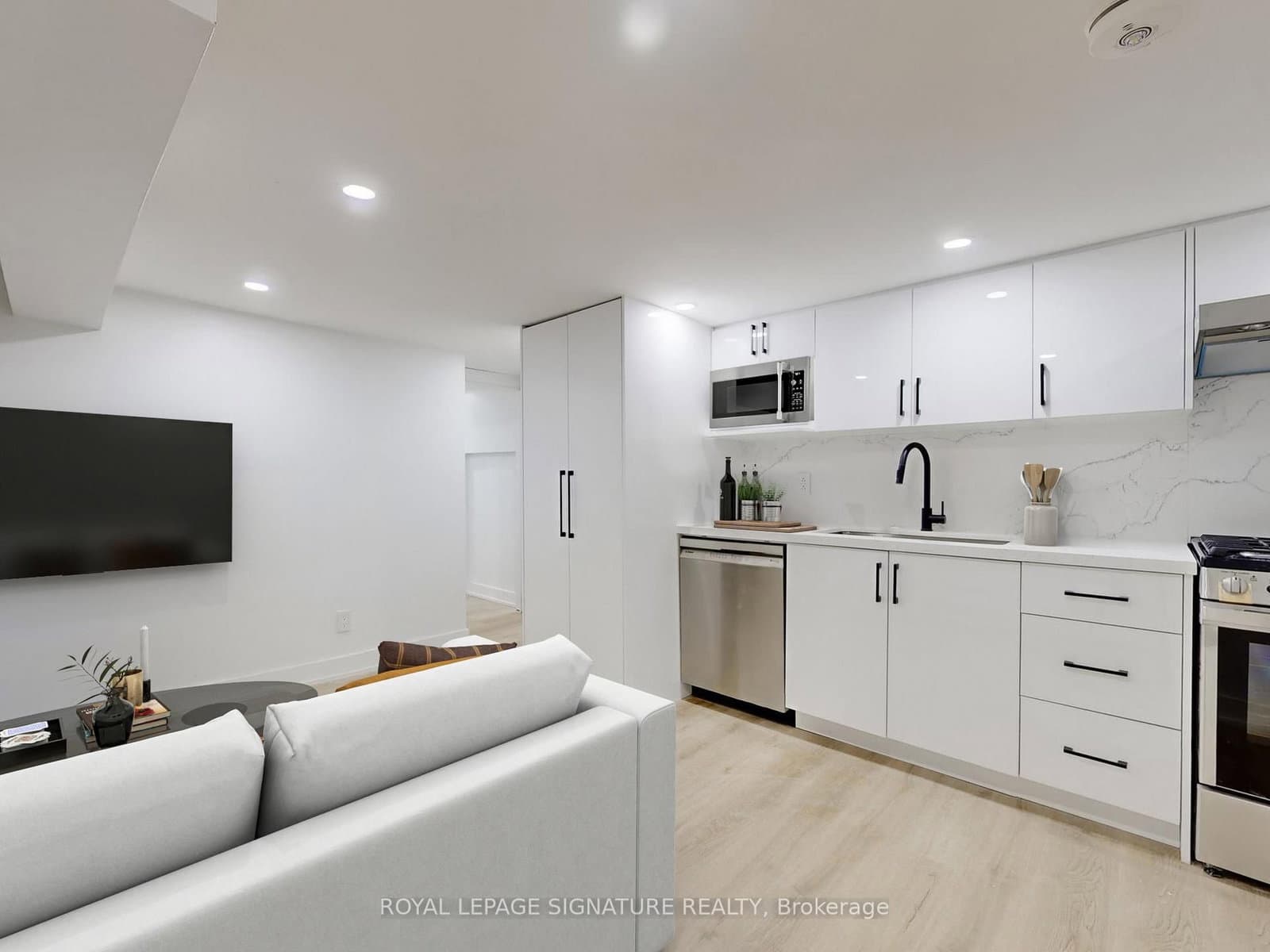 250 Major Street, Unit Lower B thumbnail 3