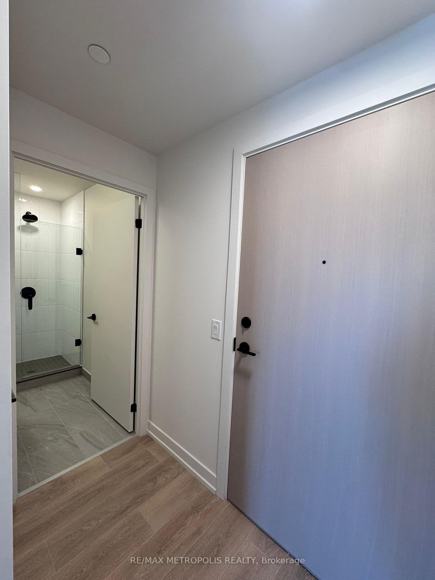 181 STERLING Road, Unit 1418 thumbnail 13