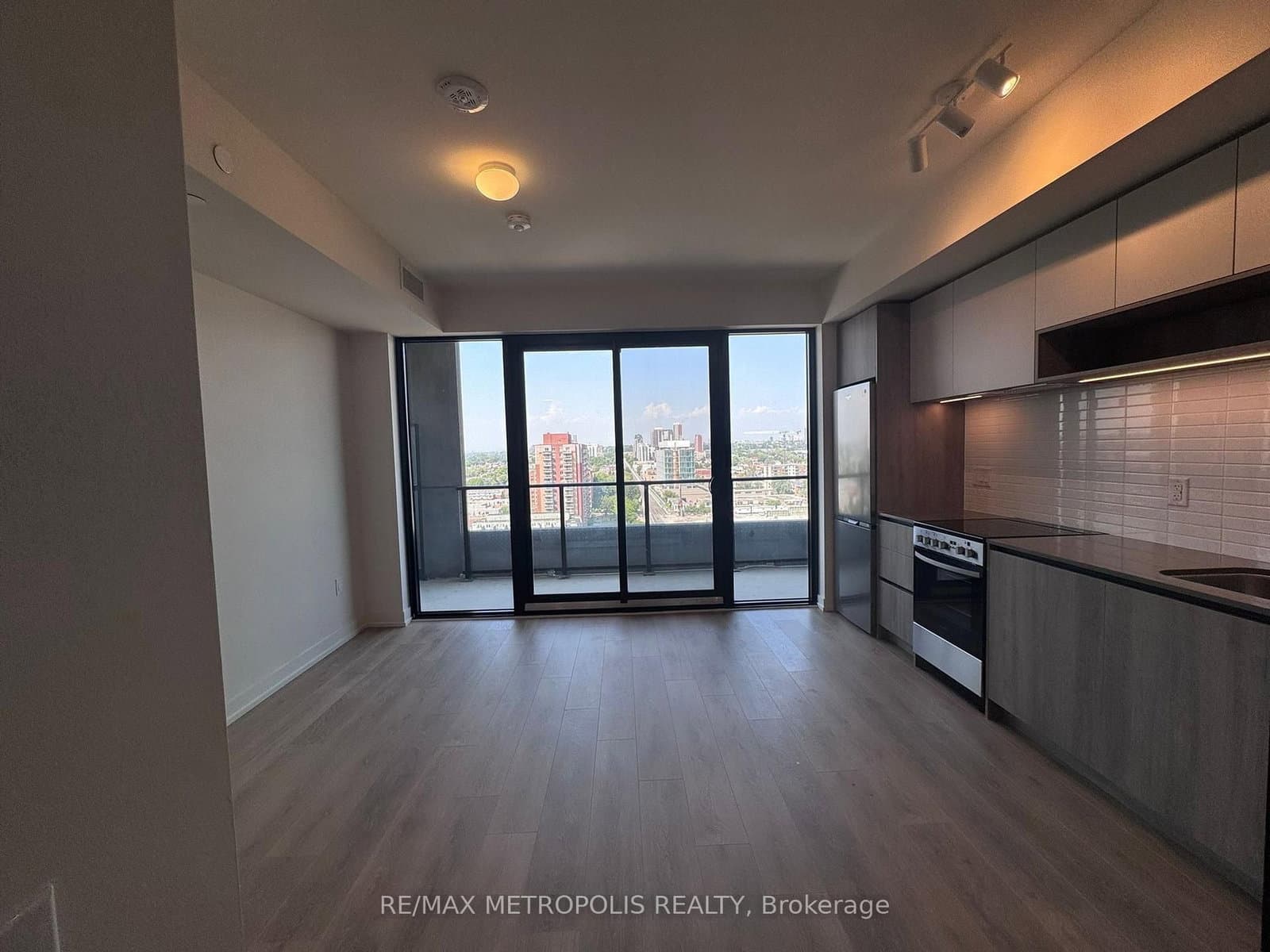 181 STERLING Road, Unit 1418 thumbnail 5
