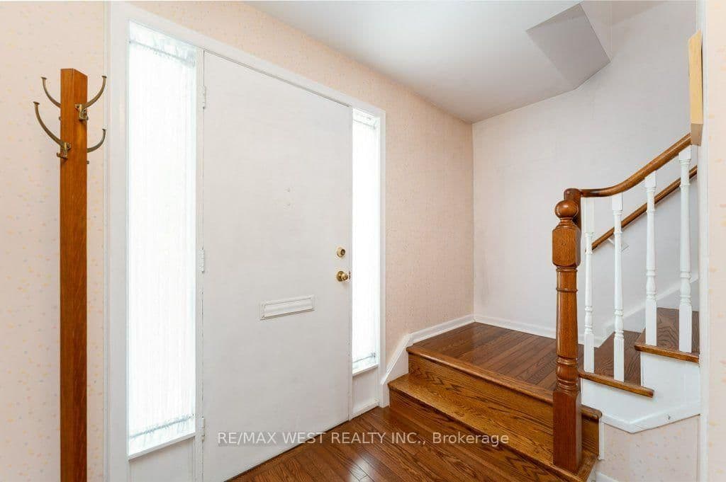 2 Robinter Drive thumbnail 11
