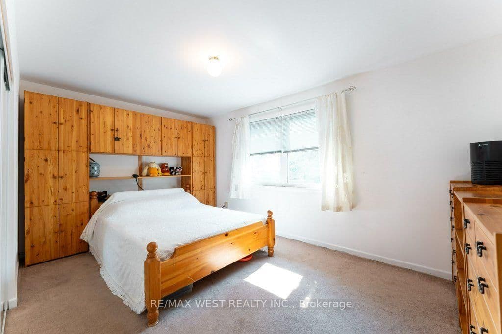 2 Robinter Drive thumbnail 25