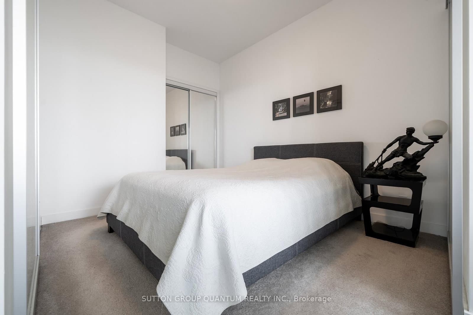12 York Street, Unit 4901 thumbnail 10