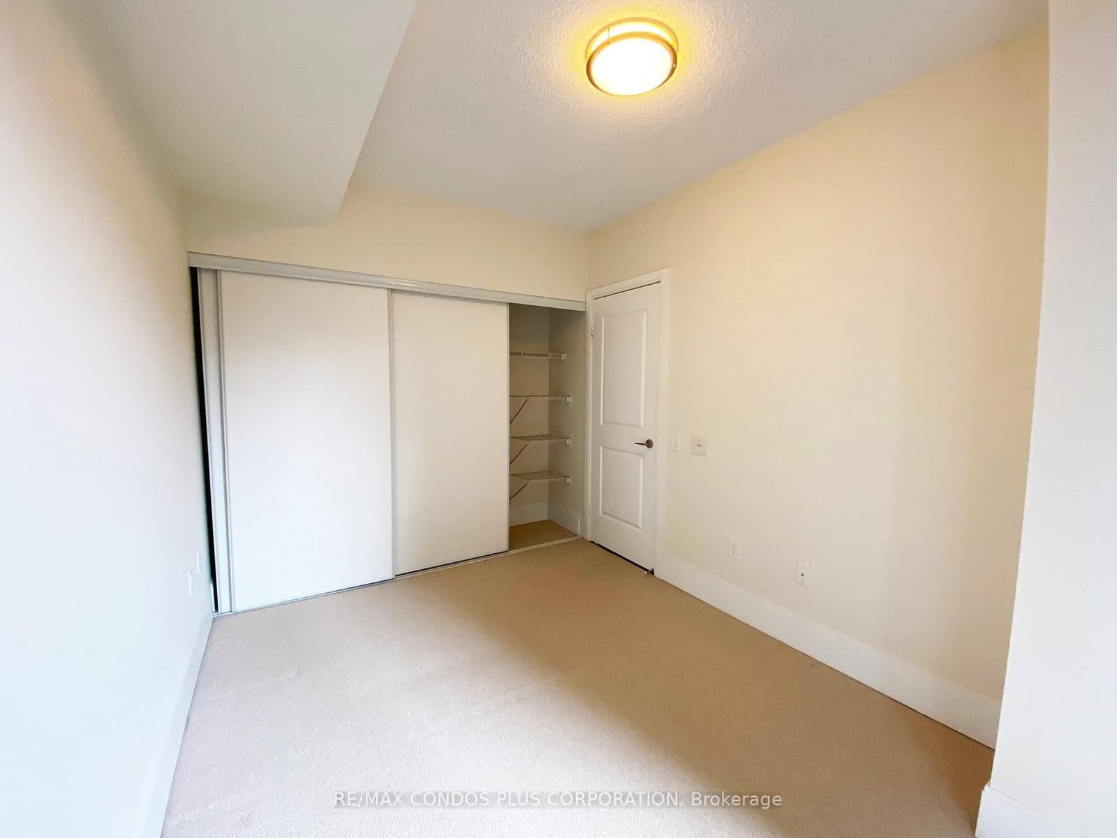 560 Front Street W, Unit 325 thumbnail 12