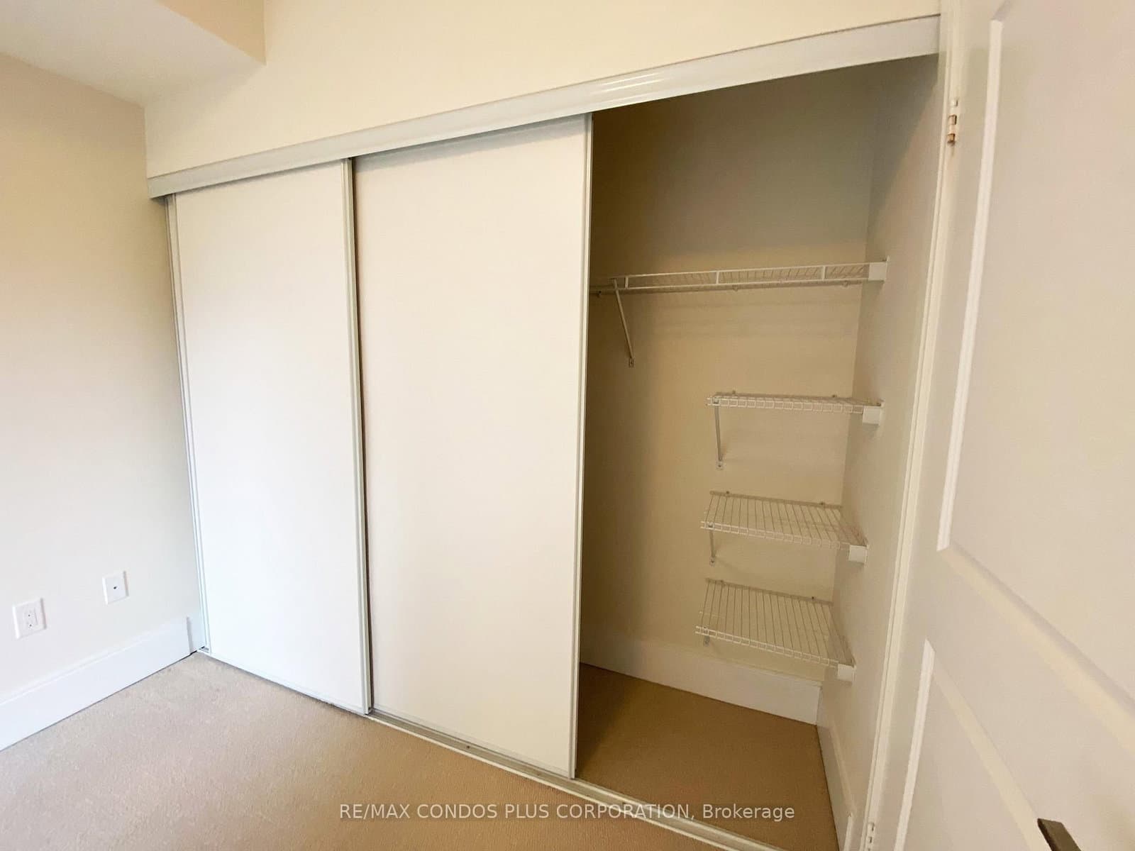 560 Front Street W, Unit 325 thumbnail 14