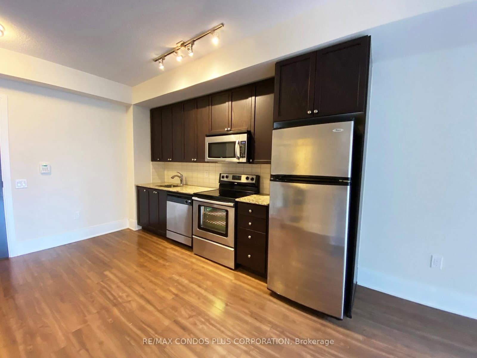 560 Front Street W, Unit 325 thumbnail 4