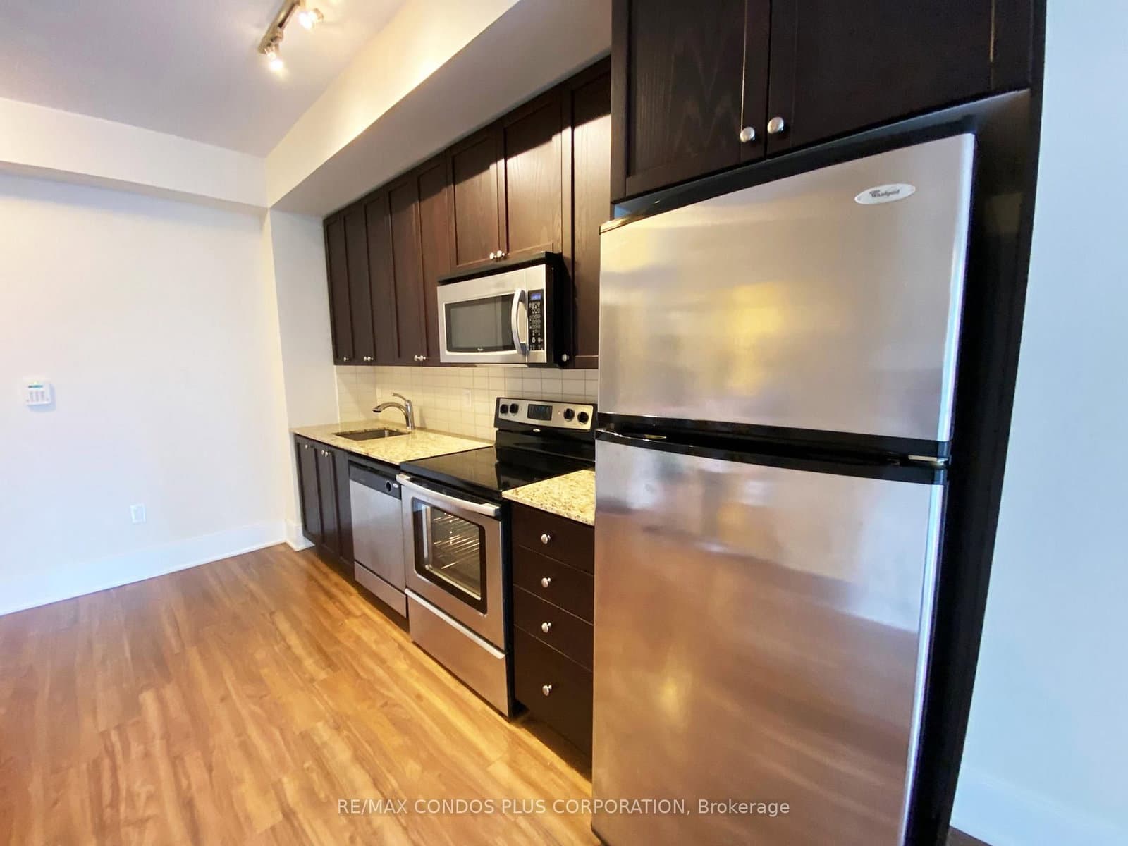 560 Front Street W, Unit 325 thumbnail 6