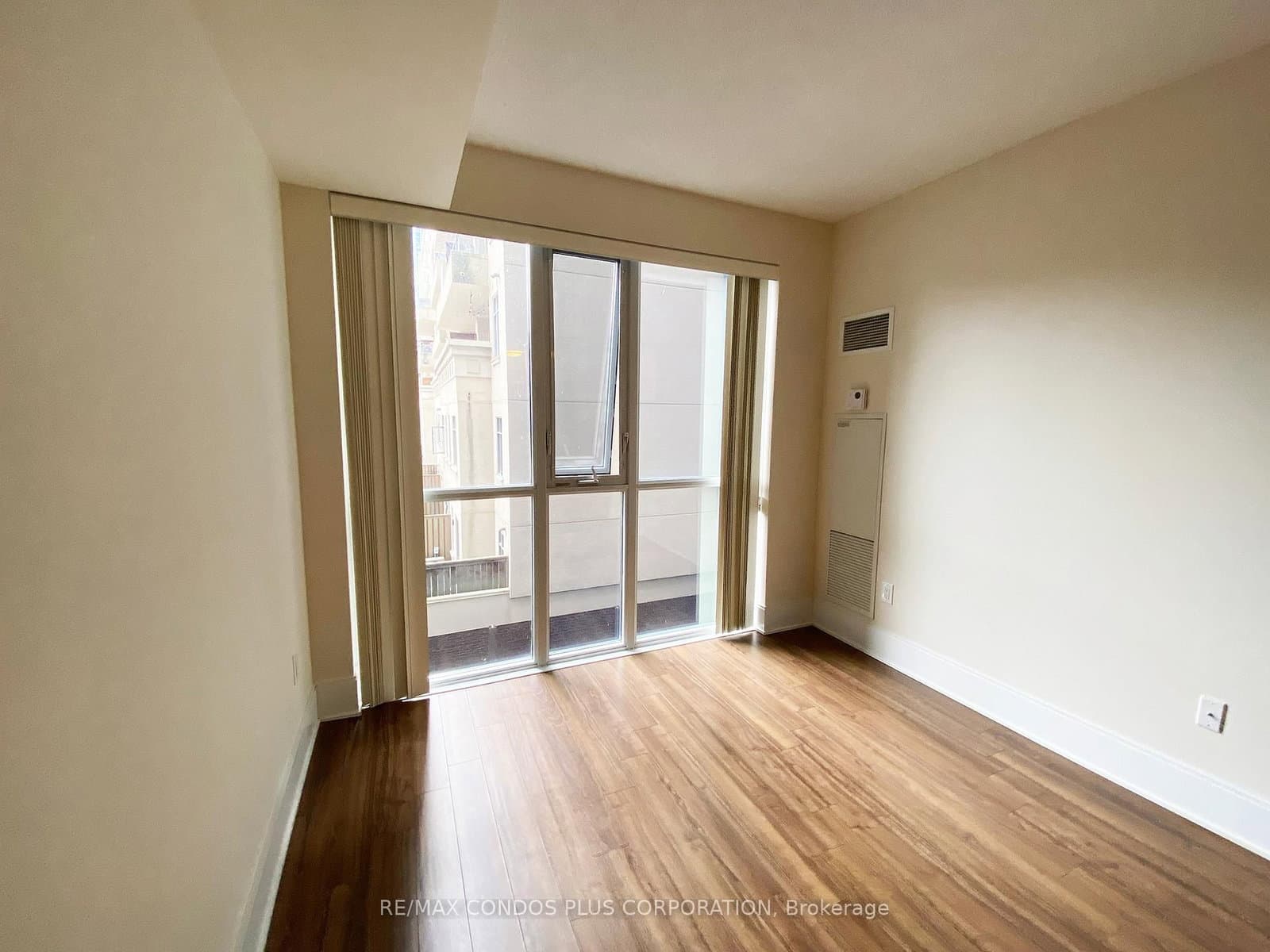 560 Front Street W, Unit 325 thumbnail 9