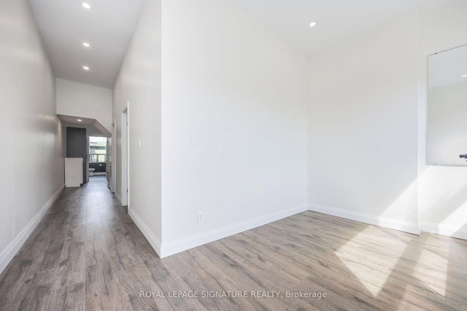 414 Spadina Avenue, Unit 2nd Floor thumbnail 4