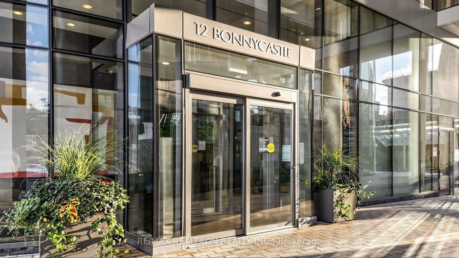 12 Bonnycastle Street, Unit 906 thumbnail 6