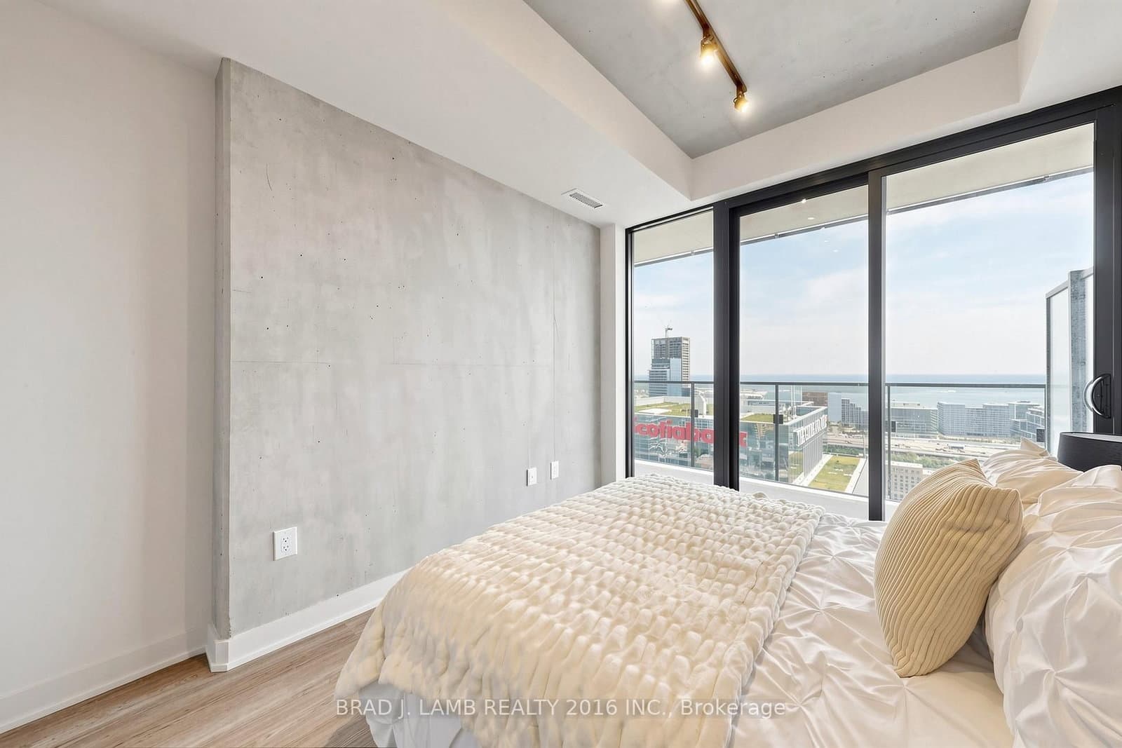 284 King Street E, Unit 2901 thumbnail 21