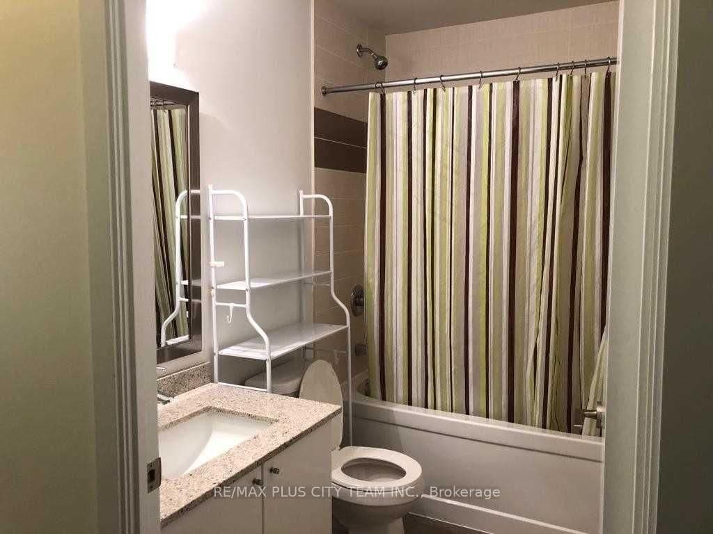 33 Bay Street, Unit 415 thumbnail 9