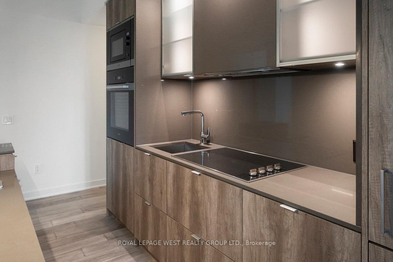 11 Yorkville Avenue, Unit 1310 thumbnail 13